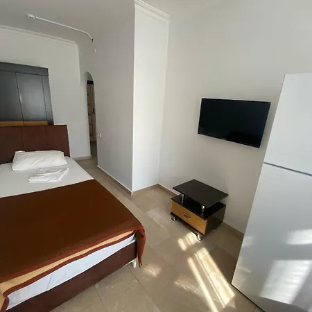 לינה וארוחת בוקר Hotel Alanya אלאניה