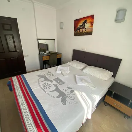 Hotel Alanya 3* אלאניה