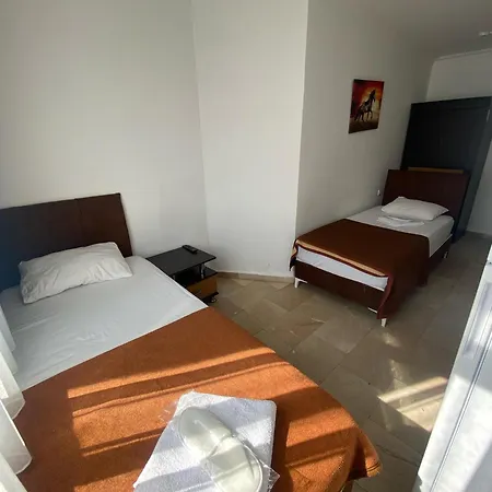 Hotel Alanya 3* אלאניה