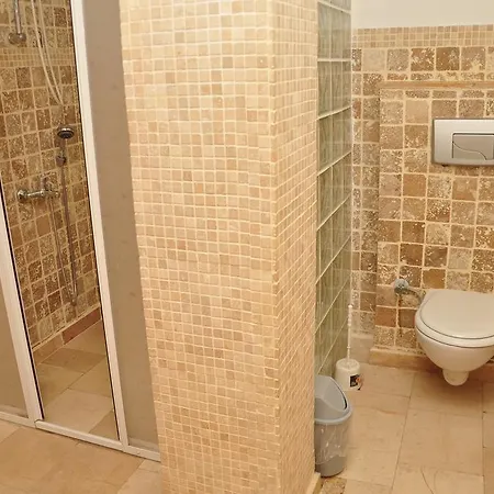 לינה וארוחת בוקר Hotel Alanya