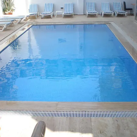 לינה וארוחת בוקר Hotel Alanya 3*