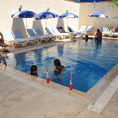 לינה וארוחת בוקר Hotel Alanya אלאניה