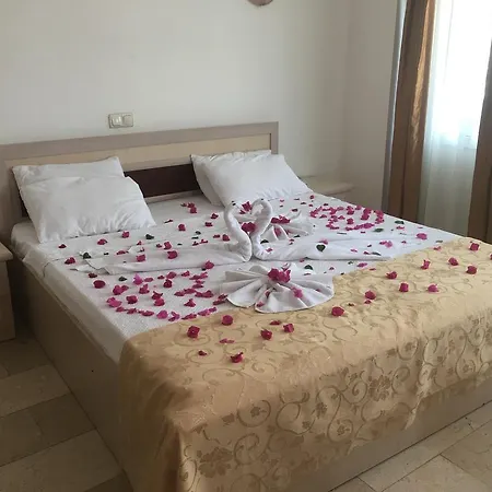 فندق مبيت وإفطار Hotel Alanya ألانيا